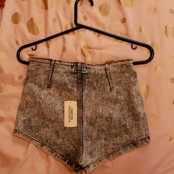 Shorts - Picture 2 of 2